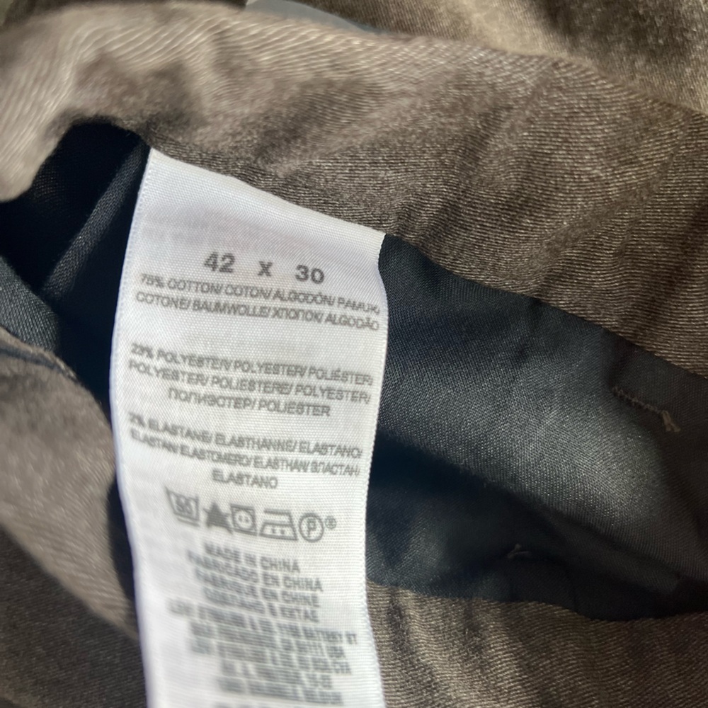 3 Dockers Men's Chinos in Burgundy, Charcoal, and Dark Gray - Picture 5 of 8